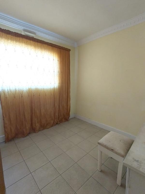 To Let 3 Bedroom Property for Rent in Lansdowne Western Cape